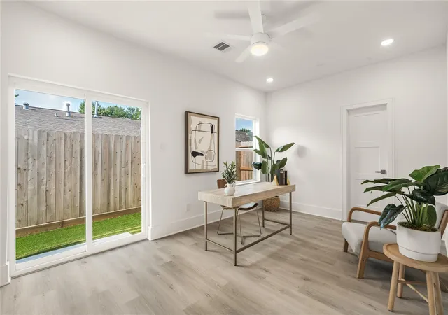 Photo 3 of Single family home for sale at 606 Skyland Ter Way, Houston, TX 77009 | MLS# 45048456 | Listing updated on 2026-09-20