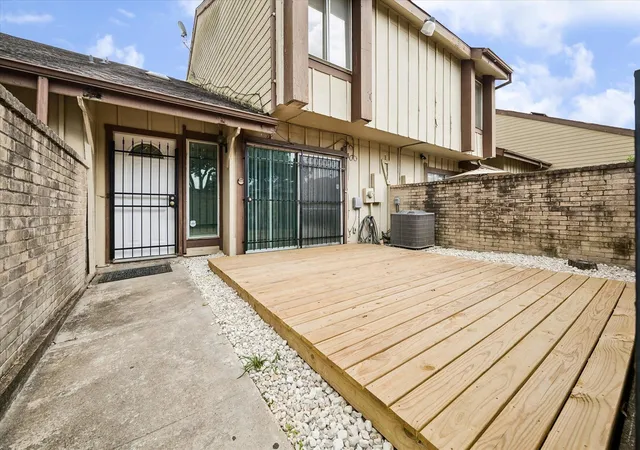 Photo 2 of Townhouse for sale at 12522 Newbrook Dr, Houston, TX 77072 | MLS# 2850007 | Listing updated on 2026-09-12