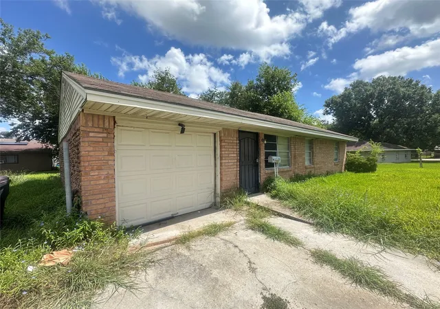 Photo 3 of Single family home for sale at 3127 Groton Dr, Houston, TX 77051 | MLS# 93462315 | Listing updated on 2026-09-09