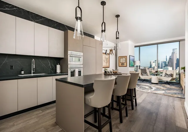 Condo for sale at 1711 Allen Pkwy #1905, Houston, TX 77019 | MLS# 28757606