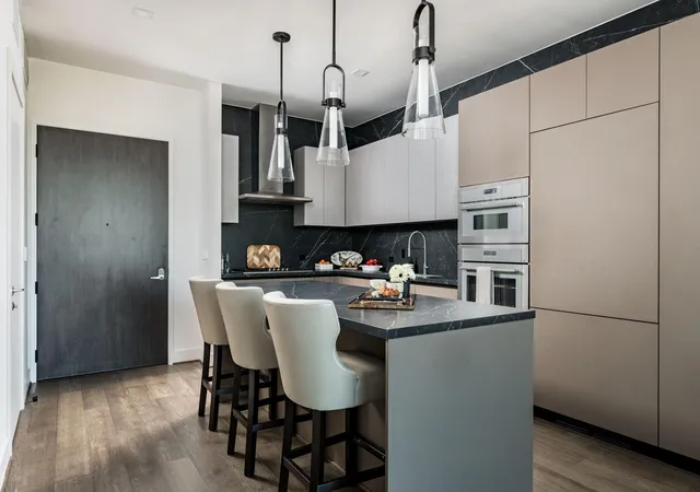 Photo 3 of Condo for sale at 1711 Allen Pkwy #1905, Houston, TX 77019 | MLS# 28757606 | Listing updated on 2026-09-09