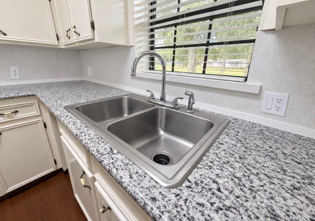 Photo 4 of Single family home for sale at 4902 Magnolia Ln, Old River Winfree, TX 77535 | MLS# 28902332 | Listing updated on 2026-09-16