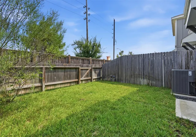 Photo 4 of Townhouse for sale at 27934 Western Crk Ct, Katy, TX 77494 | MLS# 52461415 | Listing updated on 2026-09-12