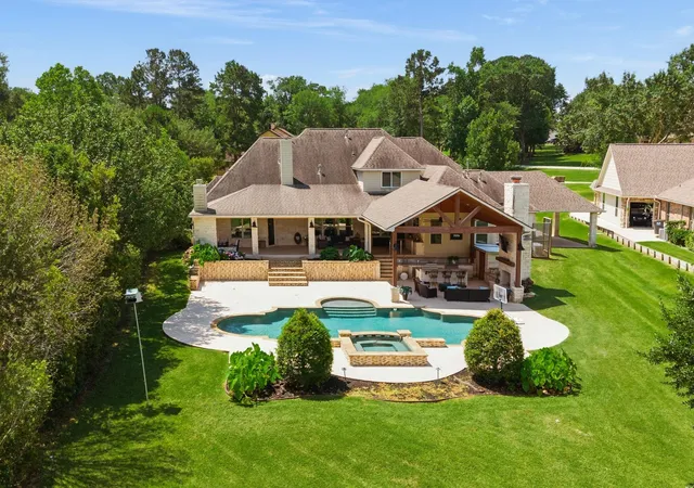 Photo 1 of Single family home for sale at 13907 Jbk Memorial Dr, Willis, TX 77318 | MLS# 15178512 | Listing updated on 2026-09-11