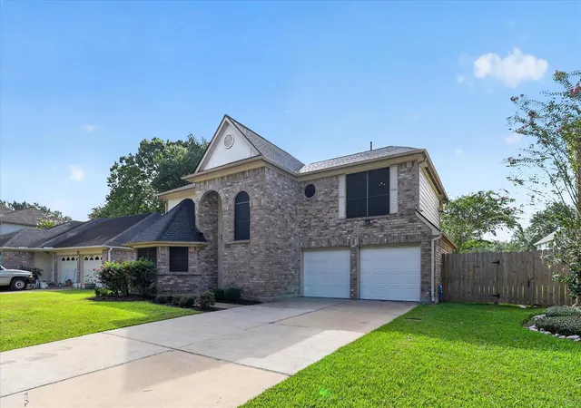 Single family home for sale at 4614 Sunshine Dr, Sugar Land, TX 77479 | MLS# 47578085