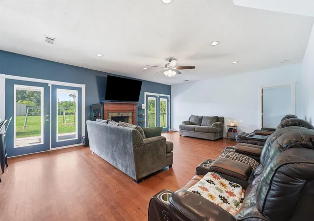Photo 4 of Sale Pending at 874 County Rd 2222, Cleveland, TX 77327 | MLS# 76621167 | Listing updated on 2026-10-05