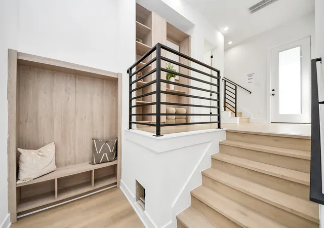 Photo 3 of Single family home for sale at 1601 W 25th Street, Houston, TX 77008 | MLS# 38838819 | Listing updated on 2026-10-08