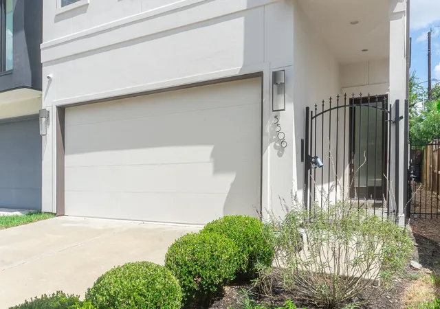 Photo 3 of Single family home for sale at 5506 Bosque St, Houston, TX 77056 | MLS# 66030312 | Listing updated on 2026-10-05