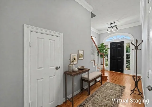 Photo 2 of Single family home for sale at 2806 Bering Dr, Houston, TX 77057 | MLS# 39006602 | Listing updated on 2026-09-24