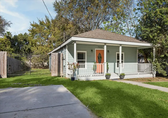 Photo 2 of Single family home for sale at 7933 Elwood St, Houston, TX 77012 | MLS# 53649354 | Listing updated on 2026-09-03