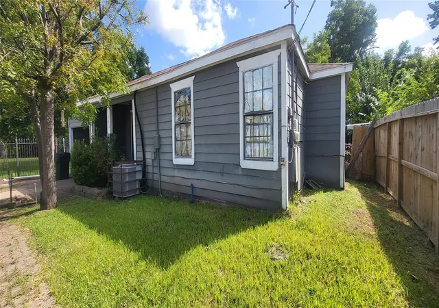 Photo 2 of Single family home for sale at 3502 Cornell St, Houston, TX 77022 | MLS# 30840105 | Listing updated on 2026-09-17