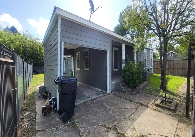 Photo 3 of Single family home for sale at 3502 Cornell St, Houston, TX 77022 | MLS# 30840105 | Listing updated on 2026-09-17