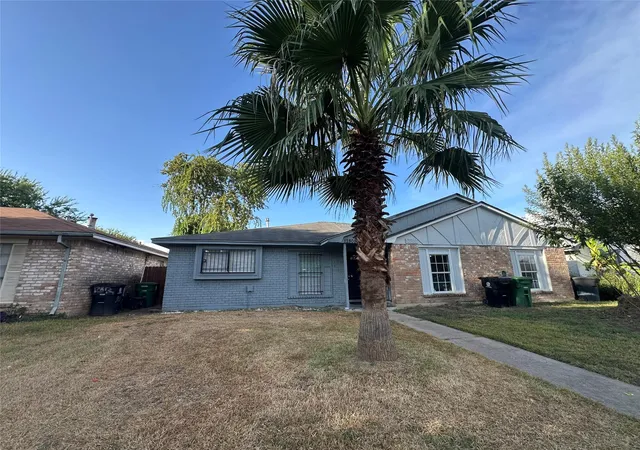 Photo 4 of Single family home for sale at 12808 Dairy Brk Dr, Houston, TX 77099 | MLS# 17301100 | Listing updated on 2026-10-06