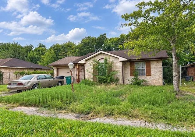 Photo 1 of Single family home for sale at 11738 Bay Cedar Dr, Houston, TX 77048 | MLS# 18958012 | Listing updated on 2026-09-14