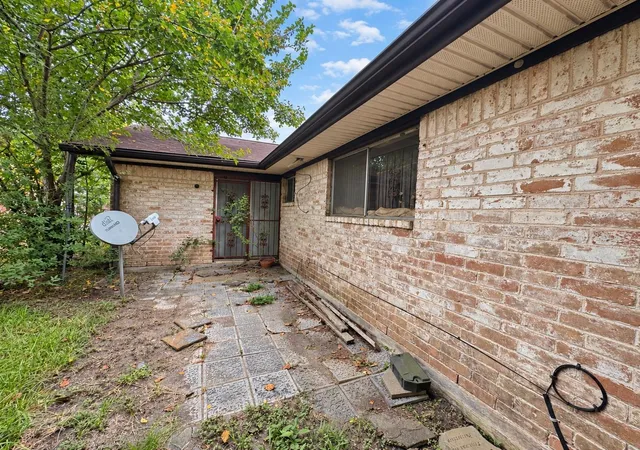 Photo 3 of Single family home for sale at 11738 Bay Cedar Dr, Houston, TX 77048 | MLS# 18958012 | Listing updated on 2026-09-14