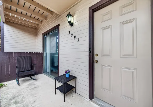 Photo 3 of Condo for sale at 3993 Tanglewilde St #3993, Houston, TX 77063 | MLS# 18079652 | Listing updated on 2026-10-08