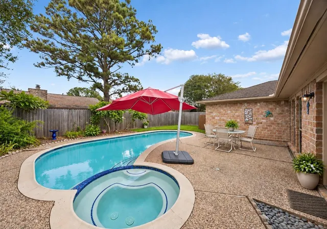 Photo 3 of Single family home for sale at 3119 Shawnee Dr, Sugar Land, TX 77479 | MLS# 42596333 | Listing updated on 2026-09-19