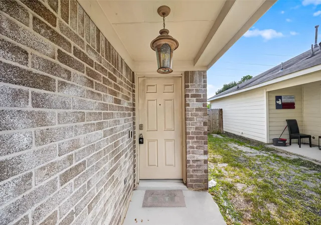 Photo 3 of Single family home for sale at 16111 Wisteria Hl St, Houston, TX 77073 | MLS# 59132264 | Listing updated on 2026-09-19