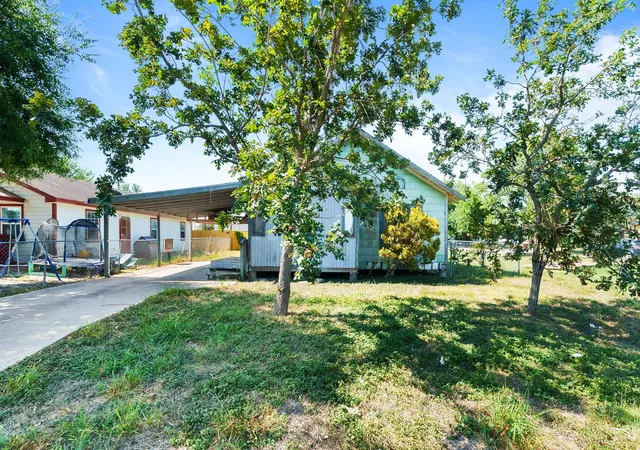 Photo 1 of Single family home for sale at 212 E Ave B, Robstown, TX 78380 | MLS# 98213835 | Listing updated on 2026-09-03