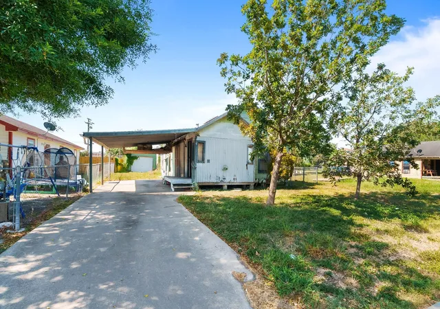 Photo 2 of Single family home for sale at 212 E Ave B, Robstown, TX 78380 | MLS# 98213835 | Listing updated on 2026-09-03