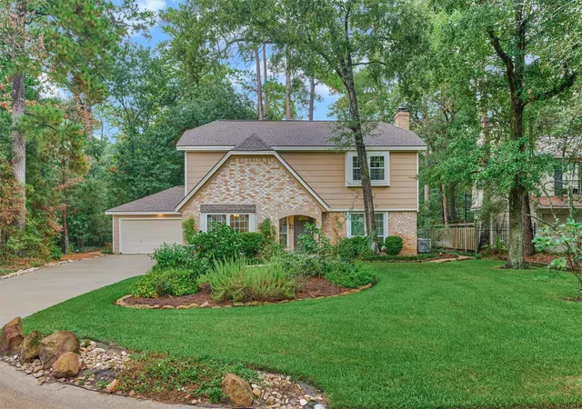 Photo 2 of Single family home for sale at 12 Thimbleberry Ct, Spring, TX 77380 | MLS# 4235246 | Listing updated on 2026-09-14