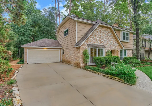 Photo 2 of Single family home for sale at 12 Thimbleberry Ct, Spring, TX 77380 | MLS# 4235246 | Listing updated on 2026-09-14