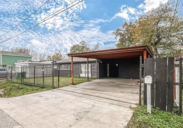 Photo 1 of Single family home for sale at 6718 Madrid St, Houston, TX 77021 | MLS# 16480373 | Listing updated on 2026-09-11