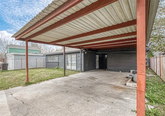 Photo 3 of Single family home for sale at 6718 Madrid St, Houston, TX 77021 | MLS# 16480373 | Listing updated on 2026-09-11