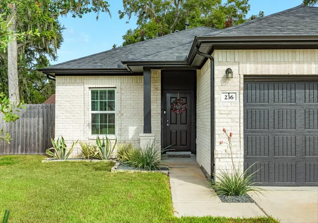 Photo 3 of Single family home for sale at 236 Prescott Dr, West Columbia, TX 77486 | MLS# 12700669 | Listing updated on 2026-09-19