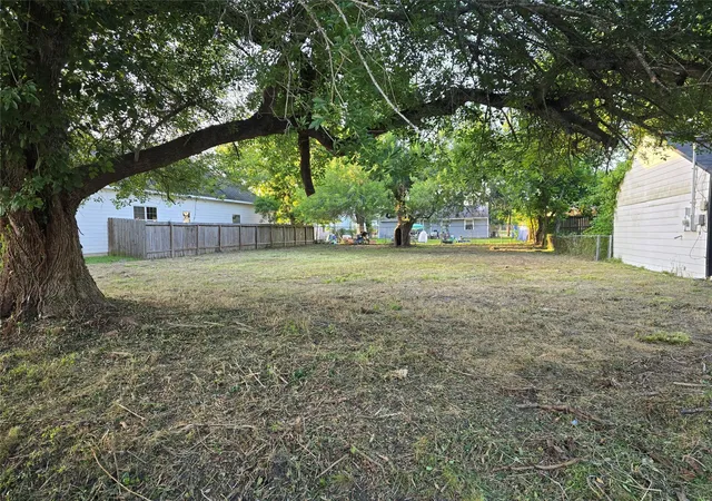 Photo 3 of Land for sale at 4905 Higgins St, Houston, TX 77033 | MLS# 38756468 | Listing updated on 2026-09-23
