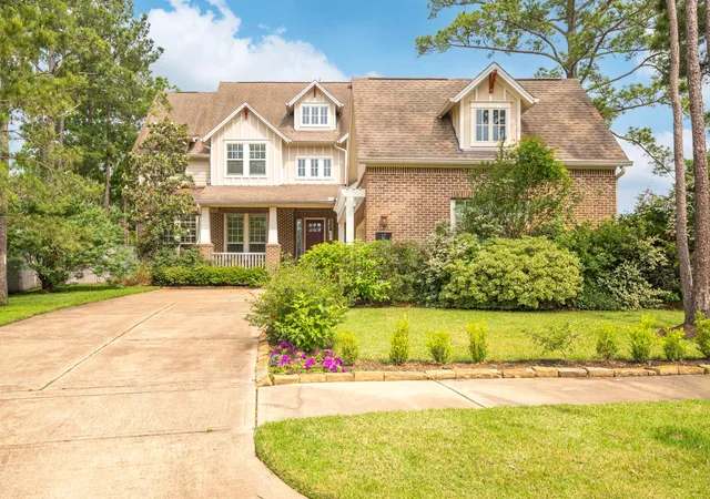 Photo 2 of Single family home for sale at 27 Hedgedale Way, Spring, TX 77389 | MLS# 98219074 | Listing updated on 2026-09-12