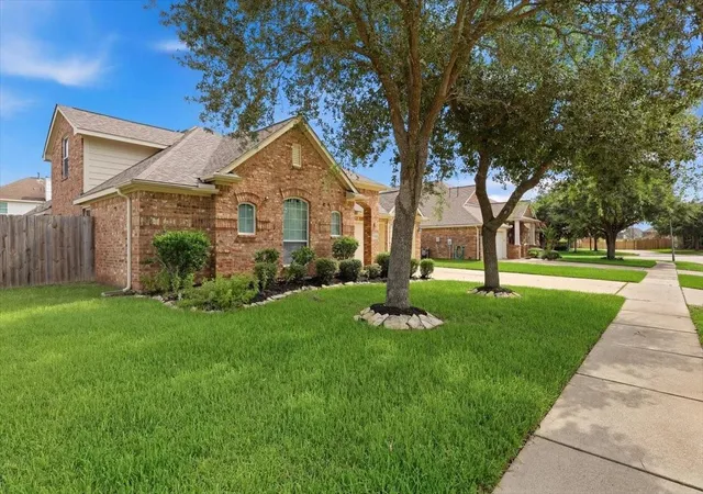 Photo 3 of Sale Pending at 13615 Cotton Run, Mont Belvieu, TX 77523 | MLS# 34318961 | Listing updated on 2026-09-27
