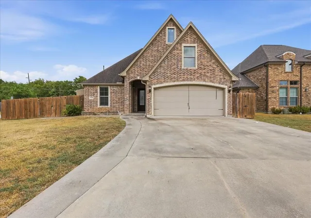 Photo 1 of Sale Pending at 7790 Quail Ct, Beaumont, TX 77713 | MLS# 11975360 | Listing updated on 2026-09-21