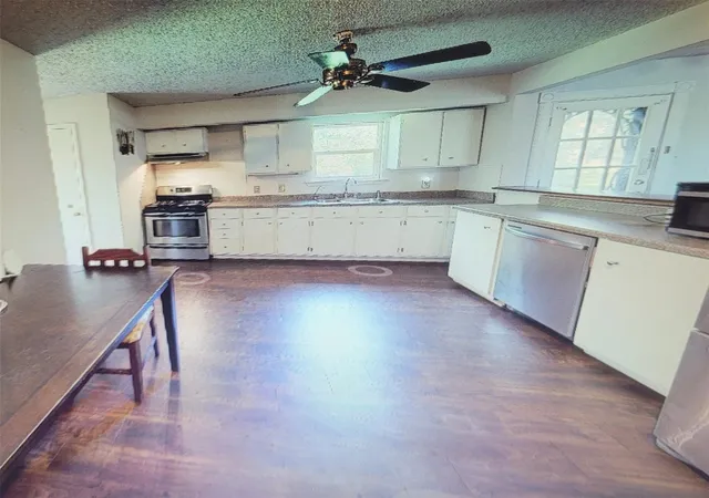 Photo 2 of Single family home for sale at 6100 Ave U St, Santa Fe, TX 77517 | MLS# 10837438 | Listing updated on 2026-09-21