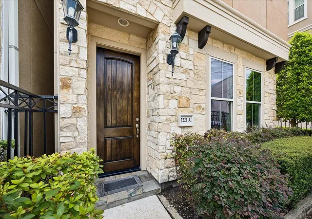 Photo 2 of Single family home for sale at 5221 Gibson St #A, Houston, TX 77007 | MLS# 37304380 | Listing updated on 2026-09-11