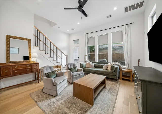 Photo 1 of Single family home for sale at 1516 Fulton St, Houston, TX 77009 | MLS# 19974057 | Listing updated on 2026-10-02