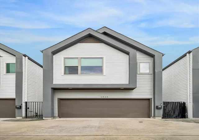 Photo 2 of Single family home for sale at 1516 Fulton St, Houston, TX 77009 | MLS# 19974057 | Listing updated on 2026-10-02