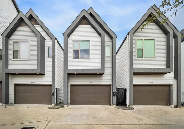 Photo 3 of Single family home for sale at 1516 Fulton St, Houston, TX 77009 | MLS# 19974057 | Listing updated on 2026-10-02