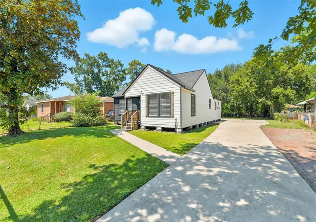 Photo 3 of Multi family home for sale at 5017 Boicewood St, Houston, TX 77016 | MLS# 93582471 | Listing updated on 2026-09-09