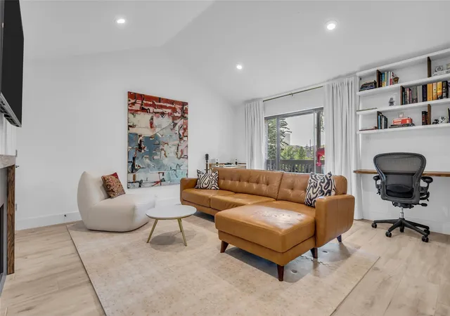 Photo 1 of Condo for sale at 2829 Timmons Ln #152, Houston, TX 77027 | MLS# 67871444 | Listing updated on 2026-09-23