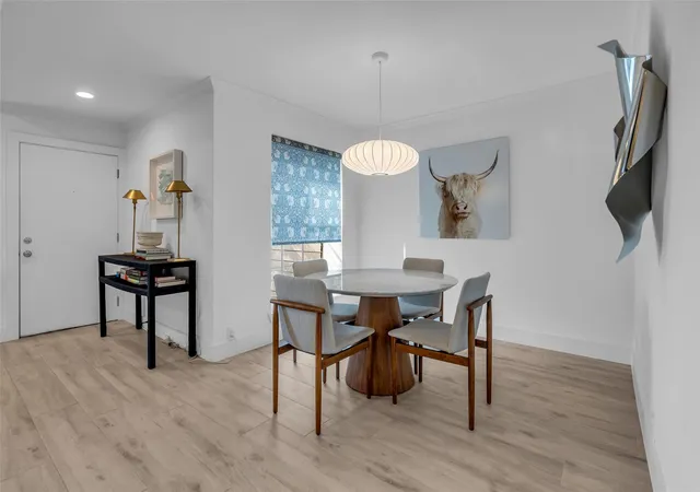 Photo 4 of Condo for sale at 2829 Timmons Ln #152, Houston, TX 77027 | MLS# 67871444 | Listing updated on 2026-09-23