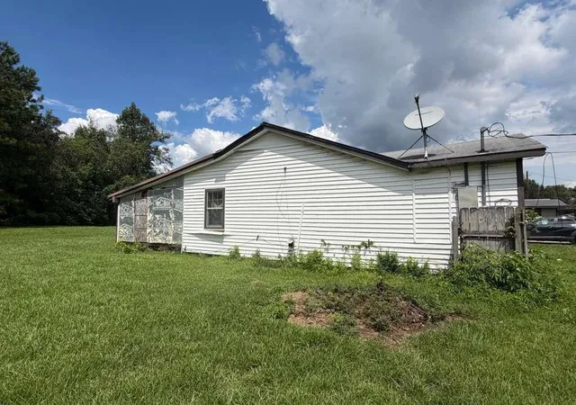 Photo 3 of Single family home for sale at 660 Moreland St, Vidor, TX 77662 | MLS# 66122721 | Listing updated on 2026-10-06