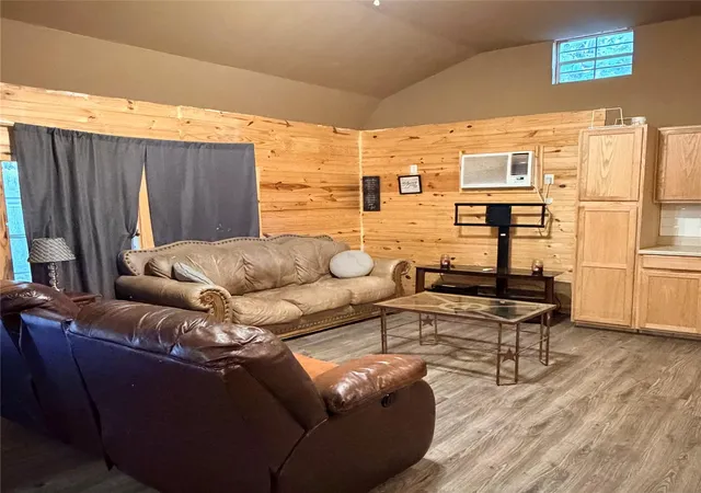 Photo 4 of Single family home for sale at 476 E Slumberlane Dr, Livingston, TX 77351 | MLS# 41222213 | Listing updated on 2026-09-02