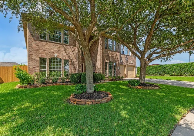 Photo 2 of Single family home for sale at 2710 Taos Trl, Deer Park, TX 77536 | MLS# 30591020 | Listing updated on 2026-09-25