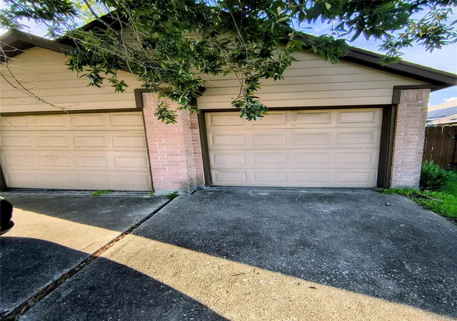 Photo 2 of Single family home for sale at 13007 Abalone Way, Houston, TX 77044 | MLS# 73390761 | Listing updated on 2026-09-12