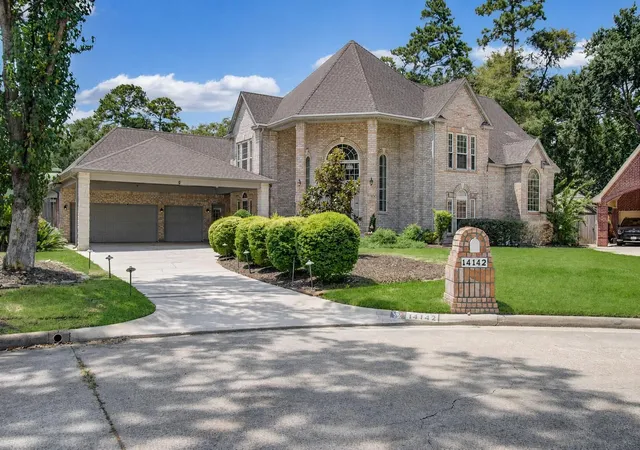 Photo 1 of Single family home for sale at 14142 Champion Village Dr, Houston, TX 77069 | MLS# 91890436 | Listing updated on 2026-09-13