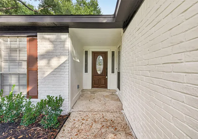 Photo 3 of Single family home for sale at 23802 Spring Towne Dr, Spring, TX 77373 | MLS# 24002277 | Listing updated on 2026-09-12