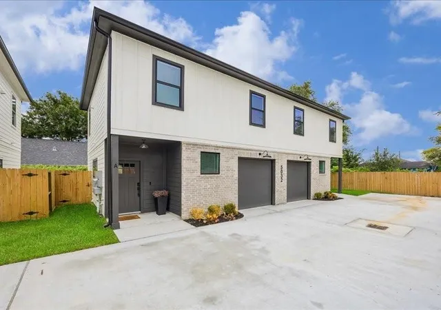 Photo 1 of Sale Pending at 5032 Mallow St #A B, Houston, TX 77033 | MLS# 71140273 | Listing updated on 2026-10-07