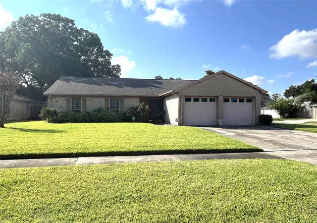 Photo 2 of Single family home for sale at 10219 Crescent Moon Dr, Houston, TX 77064 | MLS# 7035218 | Listing updated on 2026-09-08