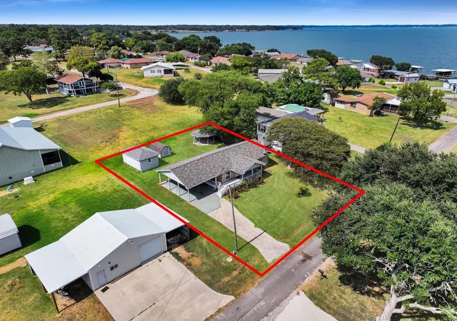 Photo 3 of Single family home for sale at 300 Fishermans Bnd Dr, Pointblank, TX 77364 | MLS# 57615829 | Listing updated on 2026-09-06